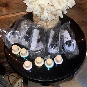 Wine accessories 4 Aerator’s/pourer’s & 4 wine stoppers colorful assortment NEW